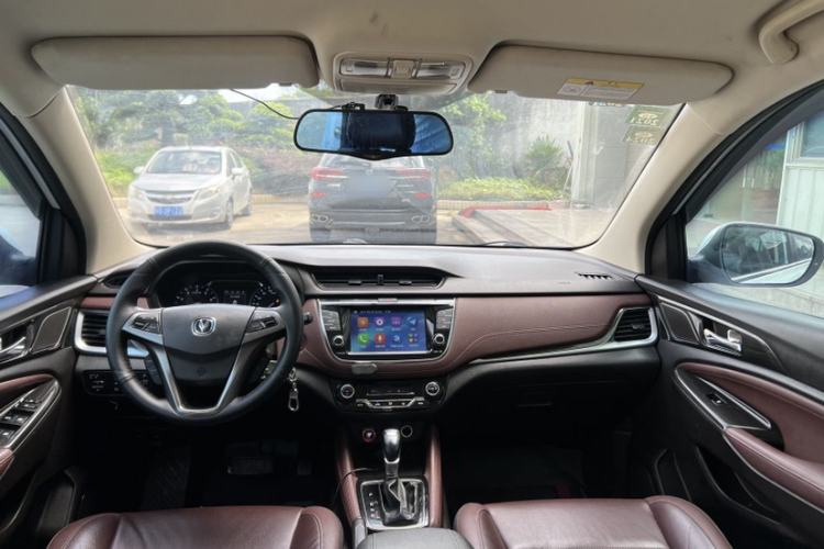 Used CHANGAN Lingxuan 2017 1.5T Automatic Lehuo Happy Edition Interior 1