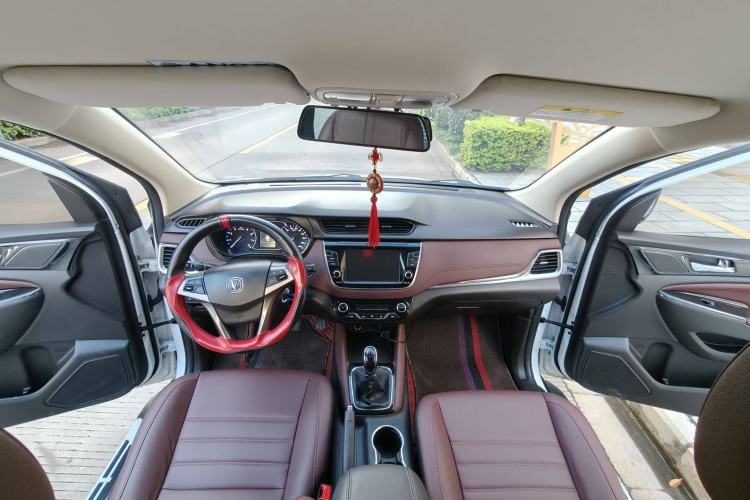 Used CHANGAN Lingxuan 2017 1.5T Manual Joyful & Happy Model Interior 1