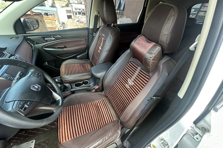 Used CHANGAN Lingxuan 2017 1.5T Manual Joyful & Happy Model Interior 1