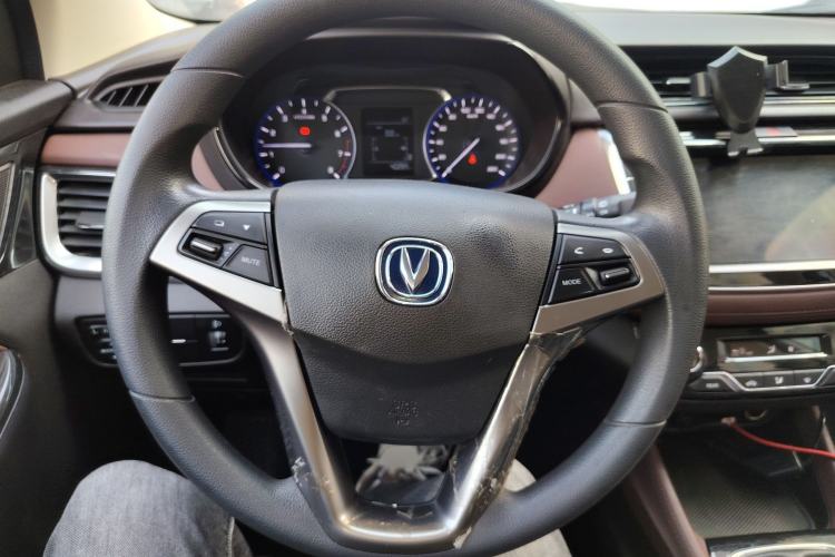 Used CHANGAN Lingxuan 2017 1.6L Manual Happiness Edition Interior 1