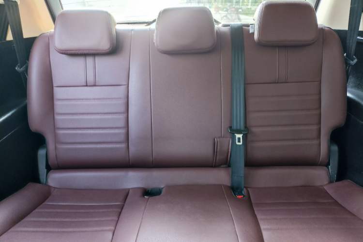 Used CHANGAN Lingxuan 2017 1.6L Manual Happiness Edition Interior 10