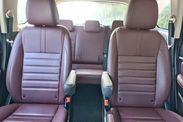 Used CHANGAN Lingxuan 2017 1.6L Manual Happiness Edition Interior 12