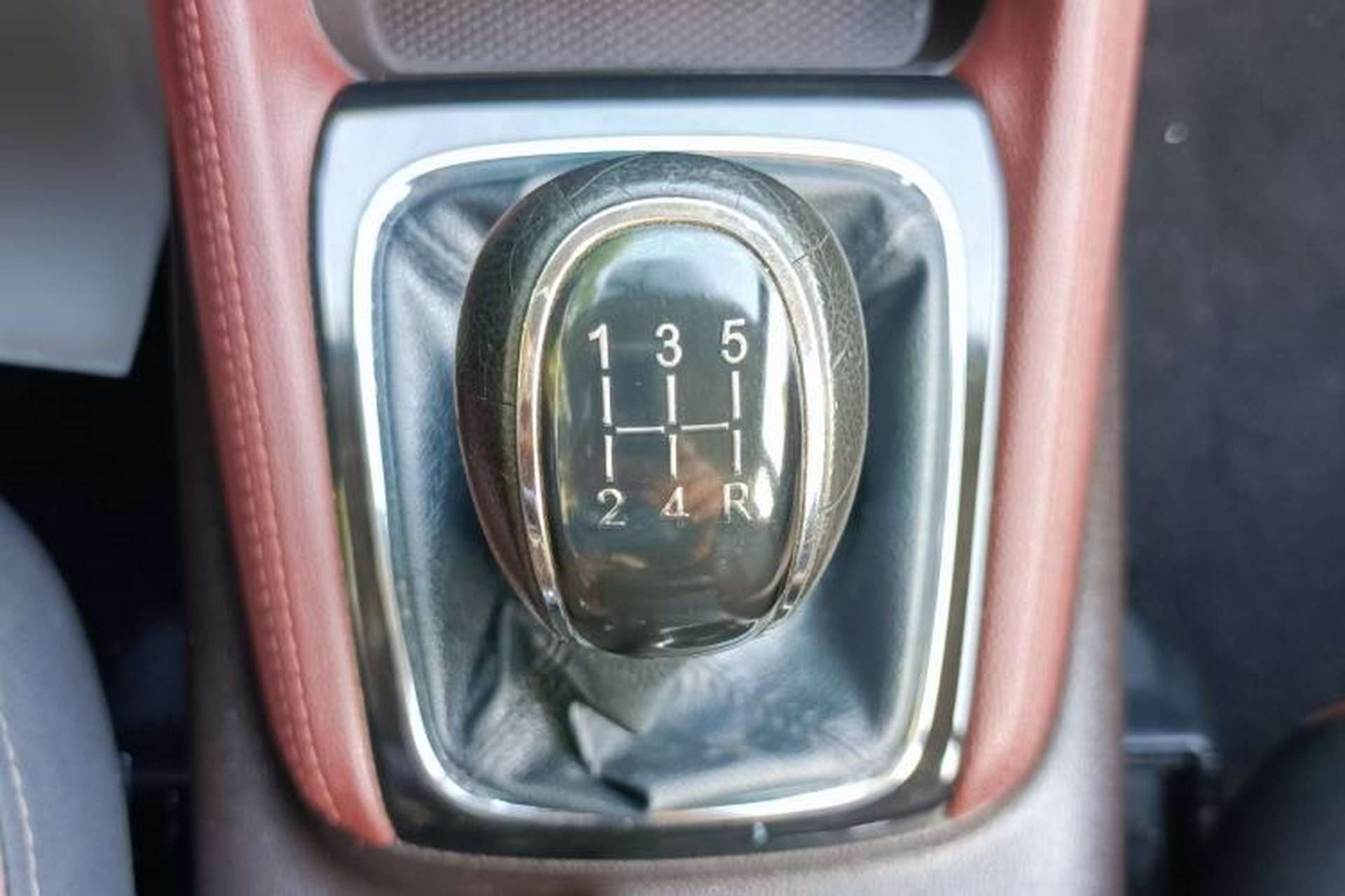 Used CHANGAN Lingxuan 2017 1.6L Manual Happiness Edition Interior 13