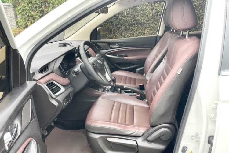 Used CHANGAN Lingxuan 2017 1.6L Manual Elite Model Interior 2