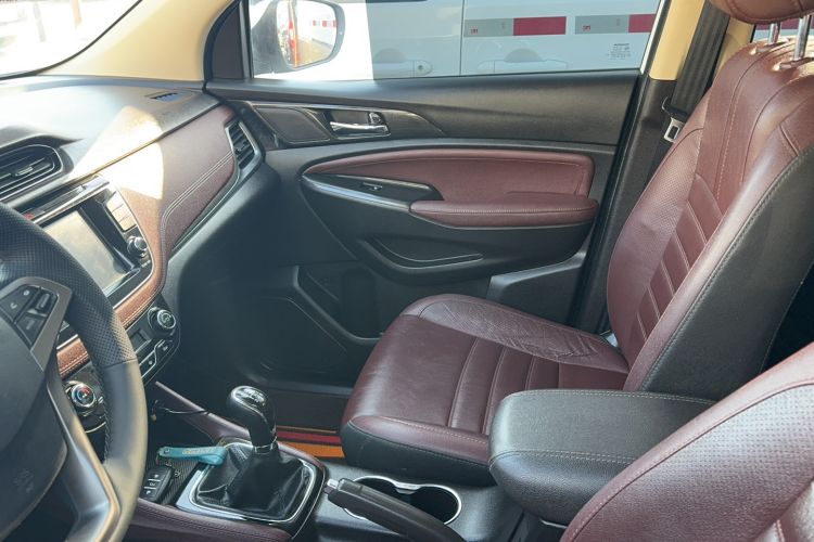 Used CHANGAN Lingxuan 2017 1.6L Manual Elite Model Interior 3