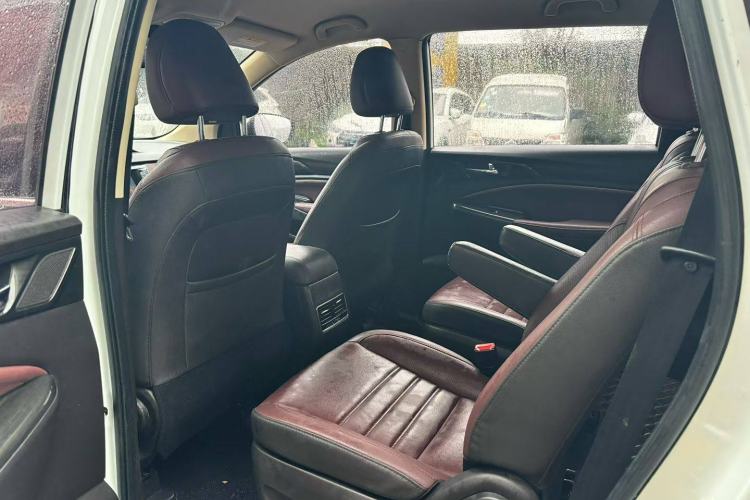 Used CHANGAN Lingxuan 2017 1.6L Manual Happiness Edition Interior 3