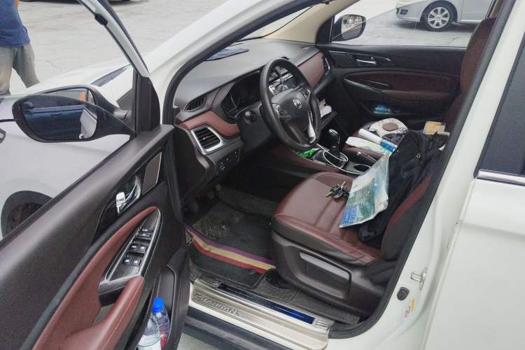 Used CHANGAN Lingxuan 2017 1.6L Manual Happiness Edition Interior 3