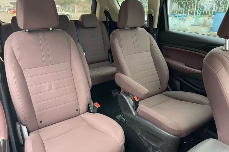 Used CHANGAN Lingxuan 2017 1.5T Manual Lehuo Progressive Model Interior 3