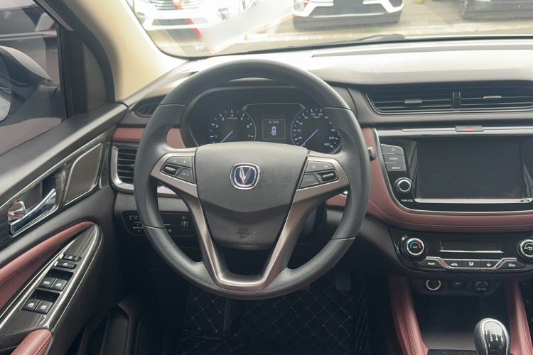 Used CHANGAN Lingxuan 2017 1.6L Manual Elite Model Interior 4