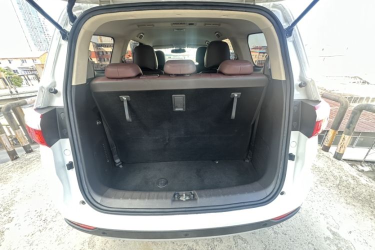 Used CHANGAN Lingxuan 2017 1.5T Manual Joyful & Happy Model Interior 5