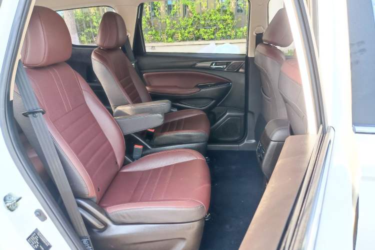 Used CHANGAN Lingxuan 2017 1.6L Manual Happiness Edition Interior 6