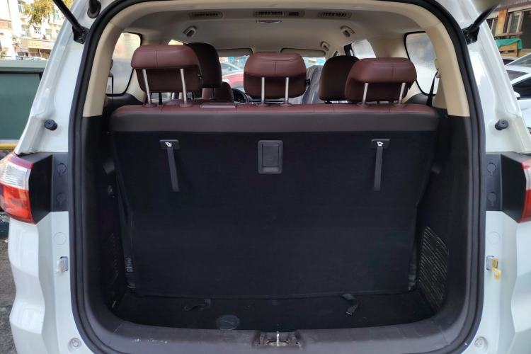 Used CHANGAN Lingxuan 2017 1.6L Manual Happiness Edition Interior 6