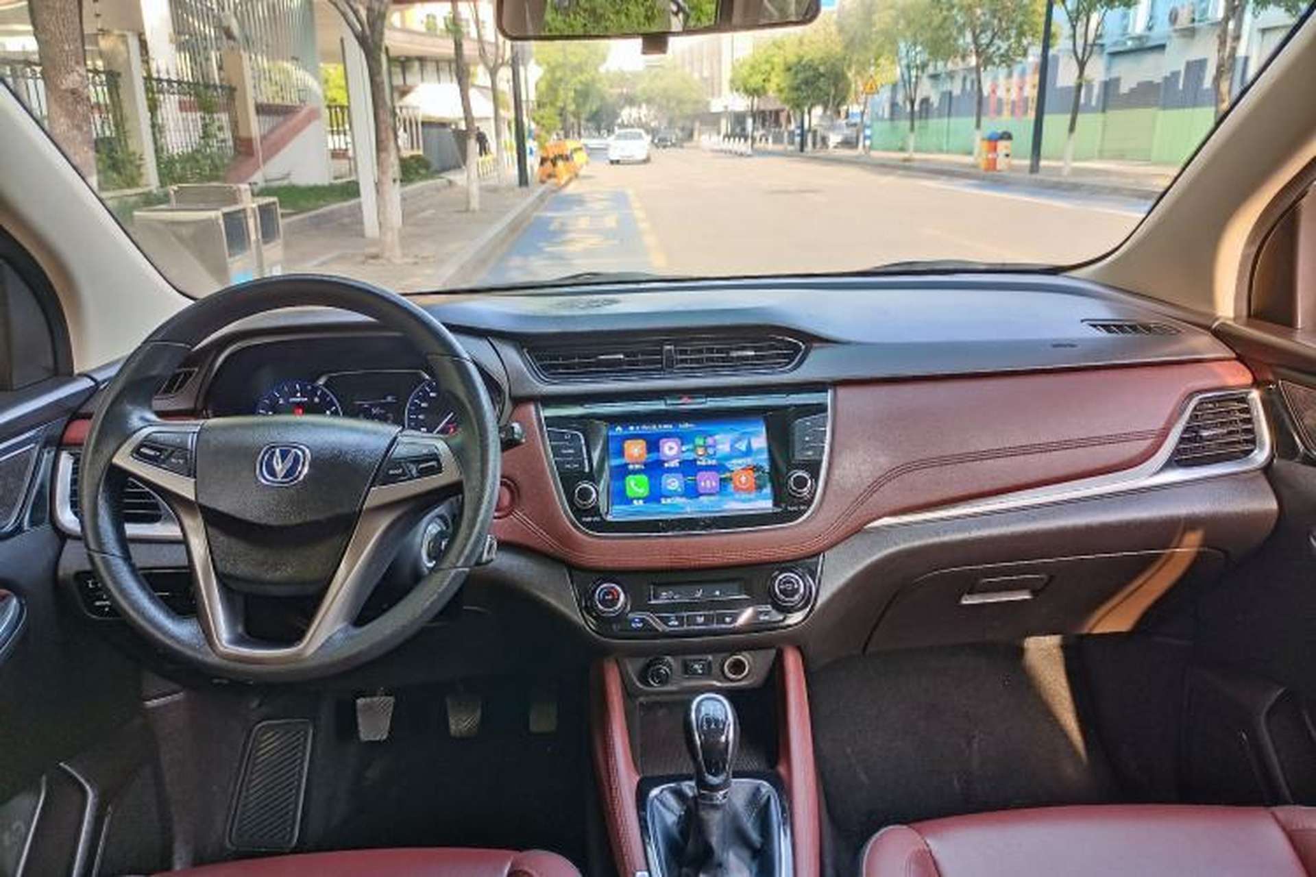 Used CHANGAN Lingxuan 2017 1.6L Manual Happiness Edition Interior 9