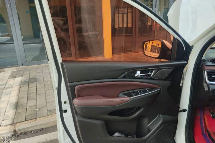 Used CHANGAN Lingxuan 2017 1.6L Manual Happiness Edition Left Front Door Interior