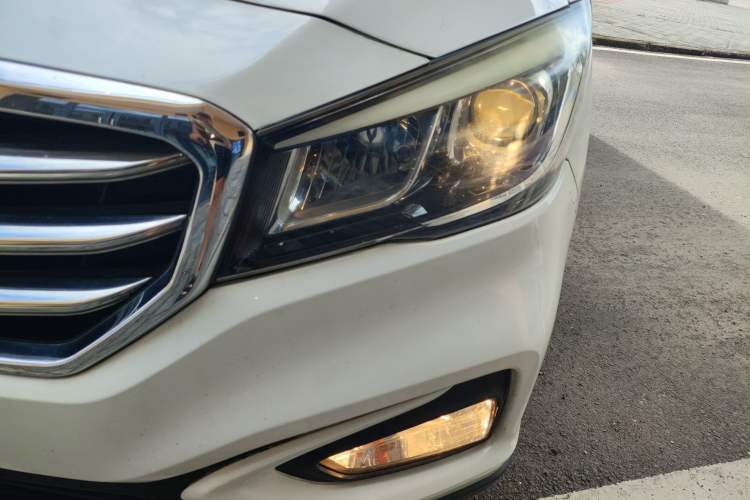 Used CHANGAN Lingxuan 2017 1.6L Manual Happiness Edition Left Front Headlight