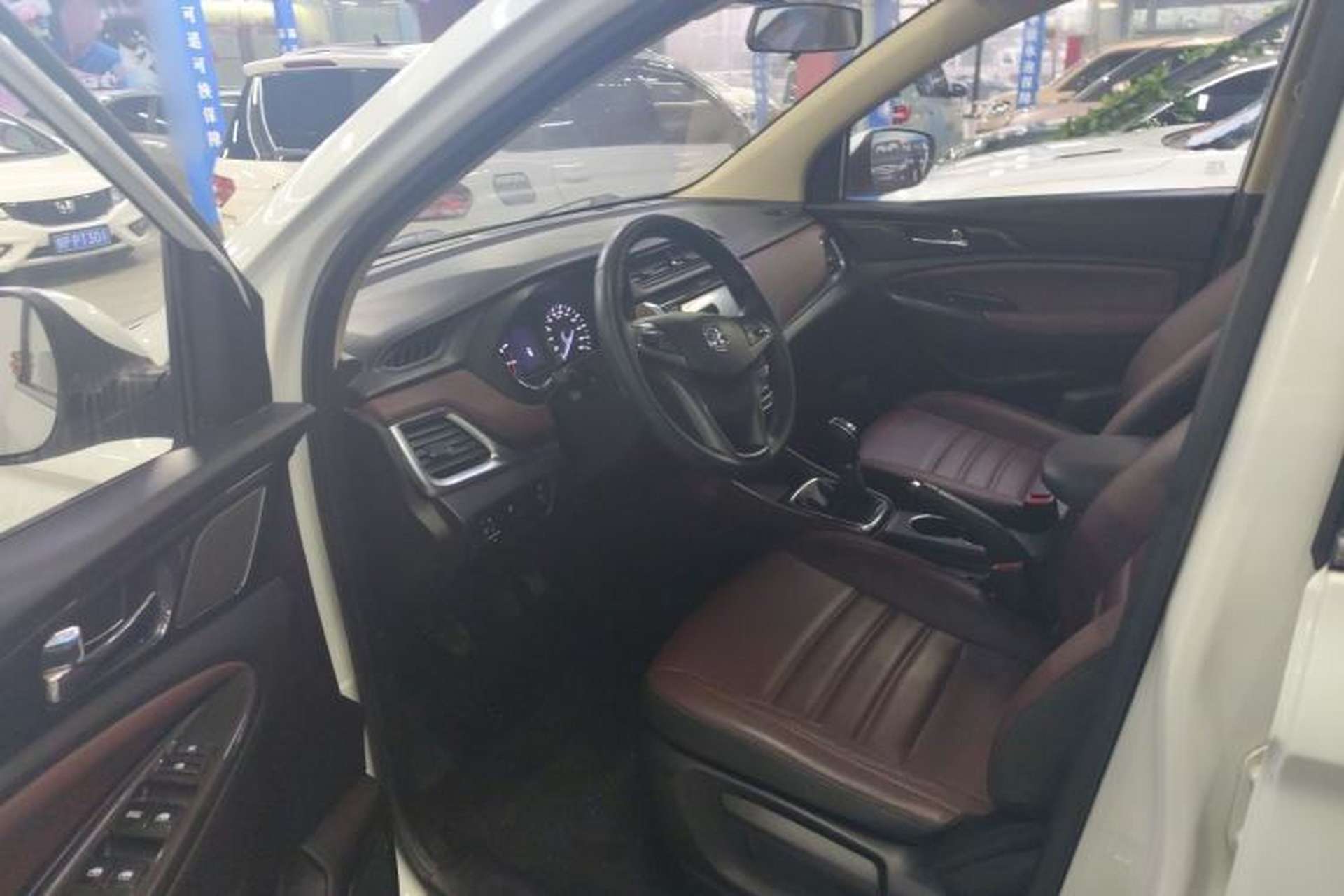 Used CHANGAN Lingxuan 2017 1.6L Manual Happiness Edition Left Front Seat