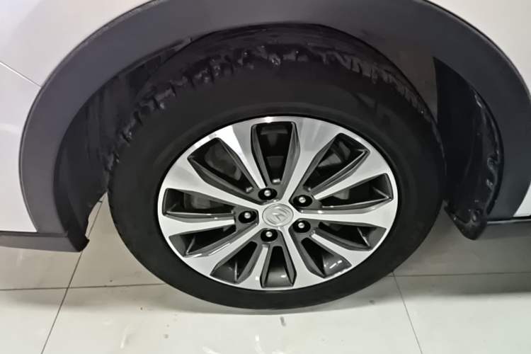 Used CHANGAN Lingxuan 2017 1.6L Manual Elite Model Left Front Wheel Hub
