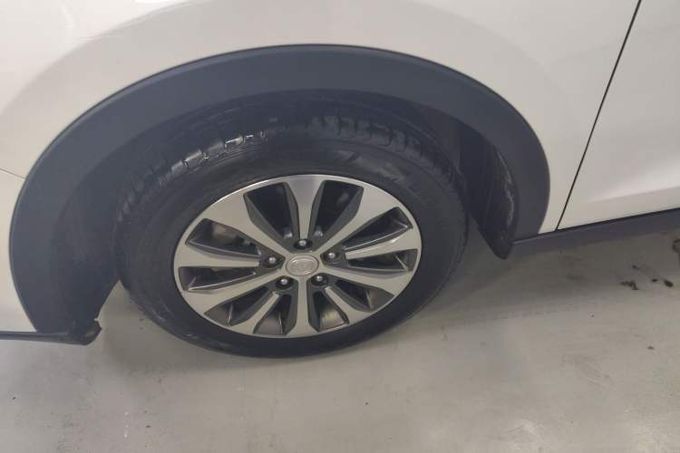 Used CHANGAN Lingxuan 2017 1.6L Manual Happiness Edition Left Front Wheel Hub