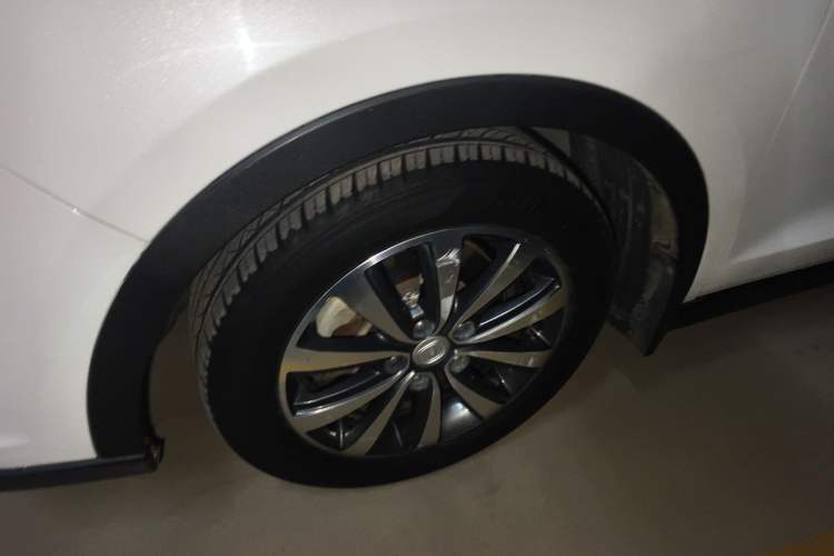 Used CHANGAN Lingxuan 2017 1.5T Automatic Lehuo Happy Edition Left Front Wheel Hub
