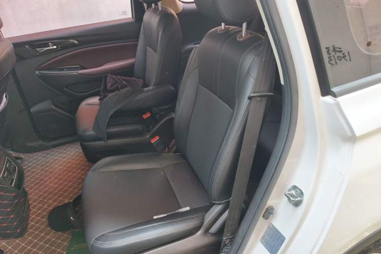 Used CHANGAN Lingxuan 2017 1.6L Manual Entry-Level Model Left Rear Seat