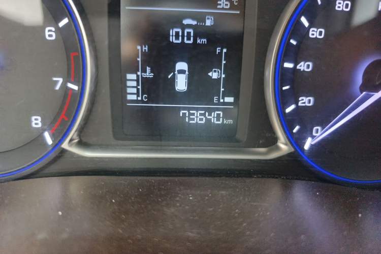 Used CHANGAN Lingxuan 2017 1.6L Manual Entry-Level Model Odometer Close Up