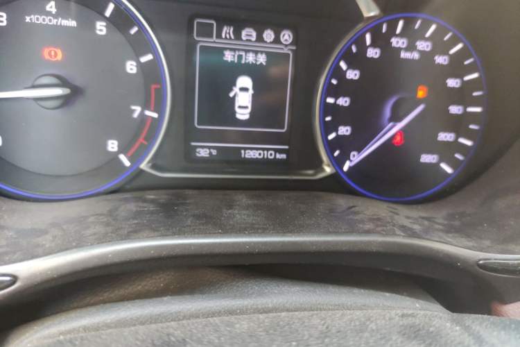 Used CHANGAN Lingxuan 2017 1.5T Manual Joyful & Happy Model Odometer Close Up