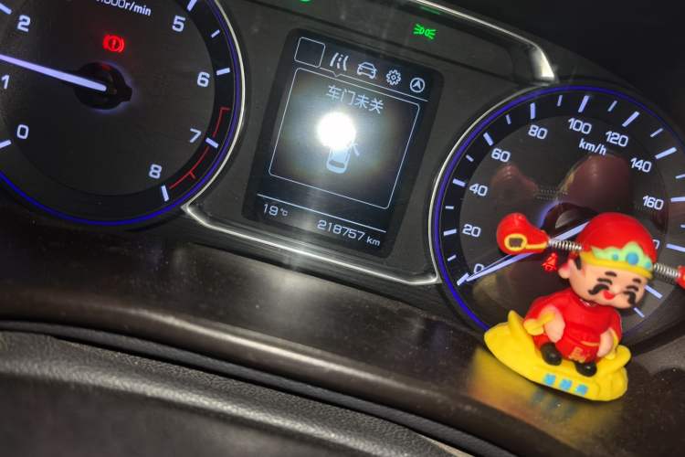 Used CHANGAN Lingxuan 2017 1.6L Manual Elite Model Odometer Close Up