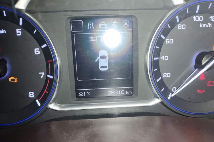 Used CHANGAN Lingxuan 2017 1.5T Manual Joyful & Happy Model Odometer Close Up