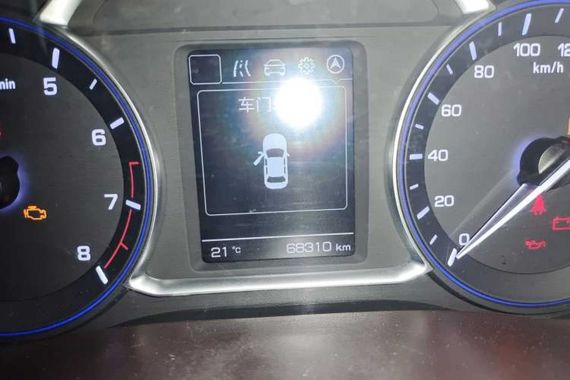 Used CHANGAN Lingxuan 2017 1.5T Manual Joyful & Happy Model Odometer Close Up