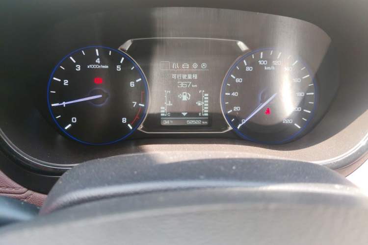 Used CHANGAN Lingxuan 2017 1.5T Manual Joyful & Happy Model Odometer Close Up
