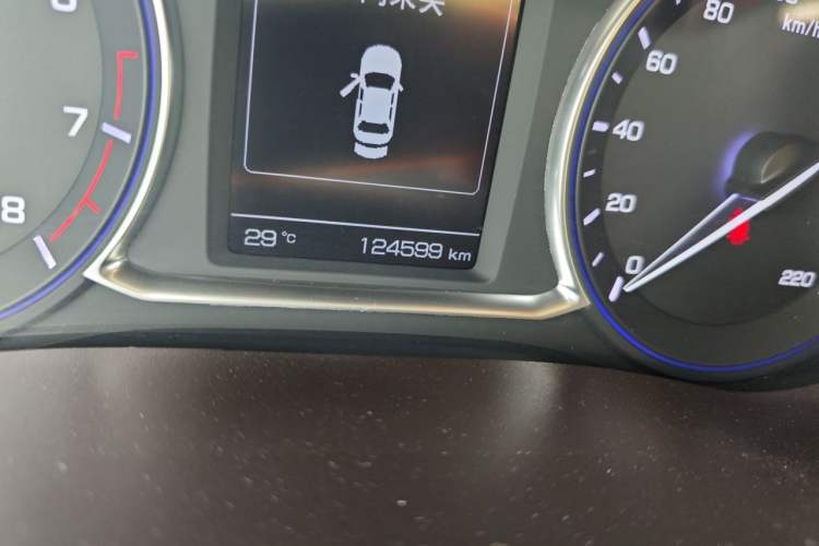 Used CHANGAN Lingxuan 2017 1.5T Manual Joyful & Happy Model Odometer Close Up