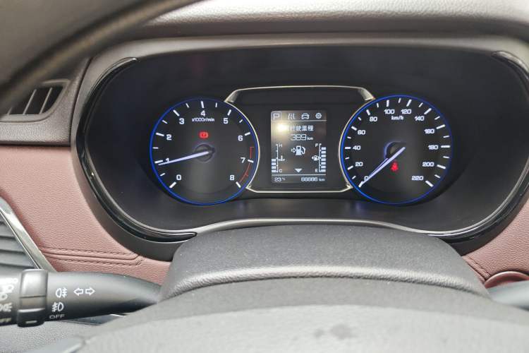 Used CHANGAN Lingxuan 2017 1.5T Automatic Lehuo Happy Edition Odometer Close Up
