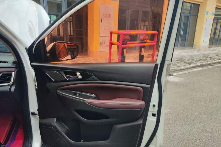 Used CHANGAN Lingxuan 2017 1.6L Manual Happiness Edition Right Front Door Interior