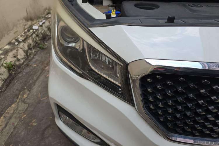 Used CHANGAN Lingxuan 2017 1.5T Automatic Lehuo Happy Edition Right Front Headlight