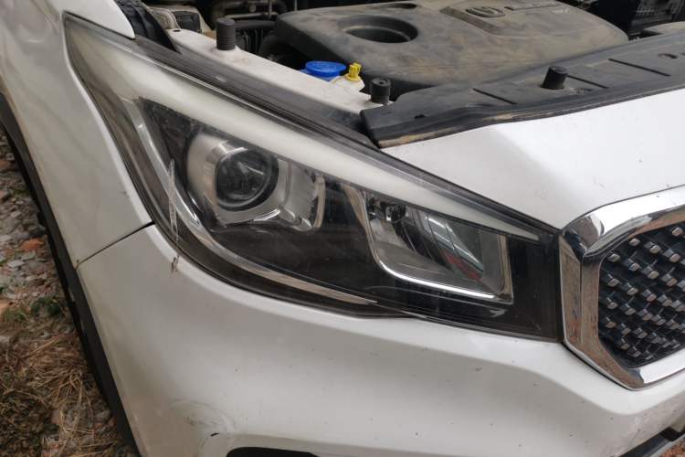 Used CHANGAN Lingxuan 2017 1.5T Manual Joyful & Happy Model Right Front Headlight