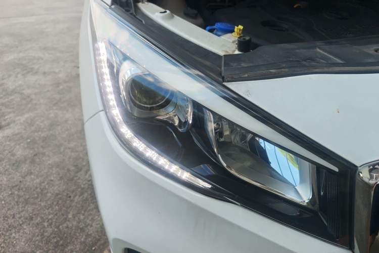 Used CHANGAN Lingxuan 2017 1.6L Manual Elite Model Right Front Headlight