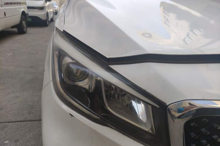 Used CHANGAN Lingxuan 2017 1.5T Manual Joyful & Happy Model Right Front Headlight