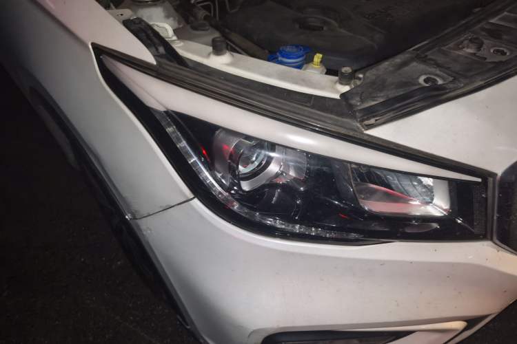 Used CHANGAN Lingxuan 2017 1.6L Manual Elite Model Right Front Headlight