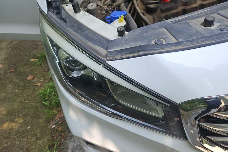 Used CHANGAN Lingxuan 2017 1.6L Manual Happiness Edition Right Front Headlight