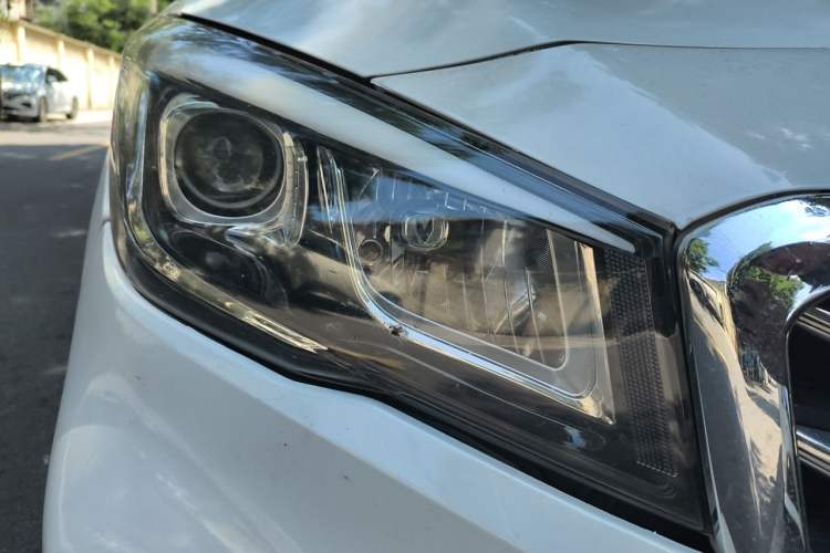Used CHANGAN Lingxuan 2017 1.6L Manual Happiness Edition Right Front Headlight