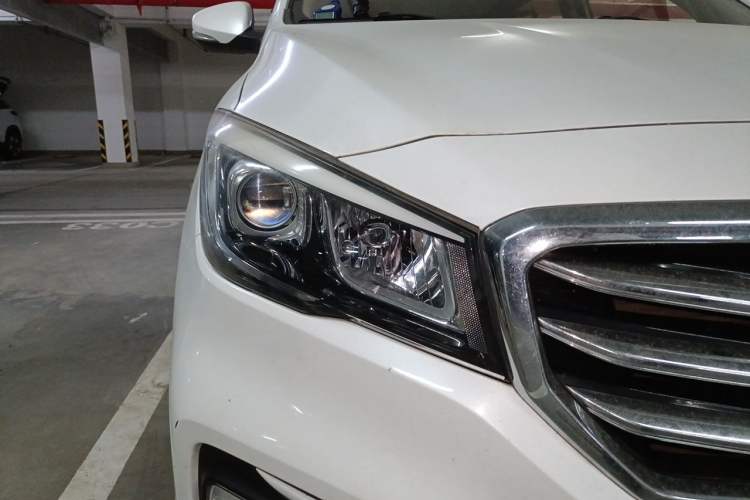 Used CHANGAN Lingxuan 2017 1.6L Manual Happiness Edition Right Front Headlight