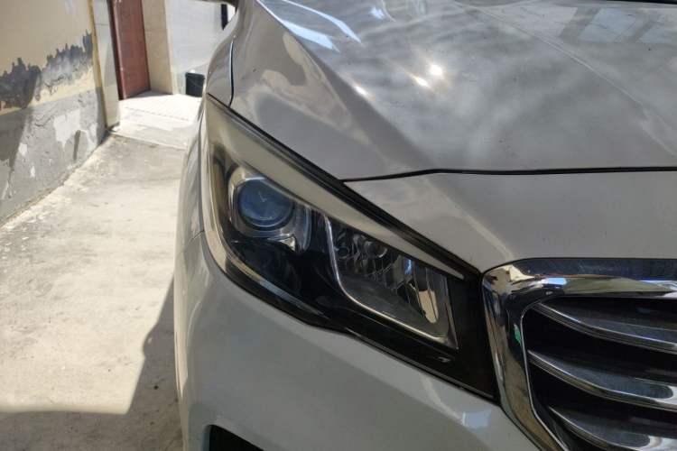 Used CHANGAN Lingxuan 2017 1.6L Manual Happiness Edition Right Front Headlight