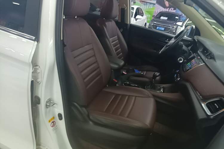 Used CHANGAN Lingxuan 2017 1.6L Manual Happiness Edition Right Front Seat