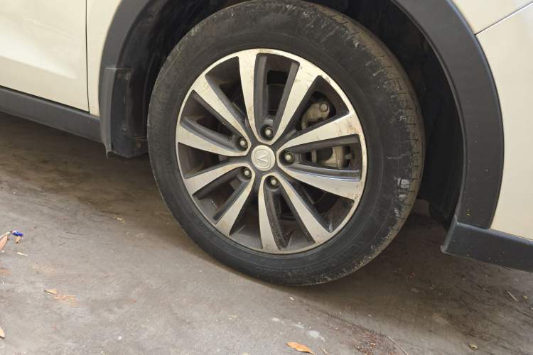 Used CHANGAN Lingxuan 2017 1.5T Automatic Lehuo Happy Edition Right Front Wheel Hub