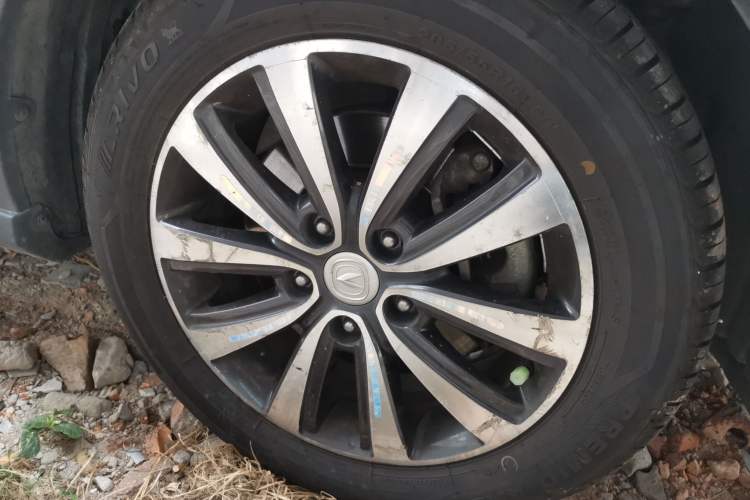 Used CHANGAN Lingxuan 2017 1.5T Manual Joyful & Happy Model Right Front Wheel Hub