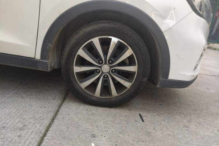 Used CHANGAN Lingxuan 2017 1.5T Manual Joyful & Happy Model Right Front Wheel Hub