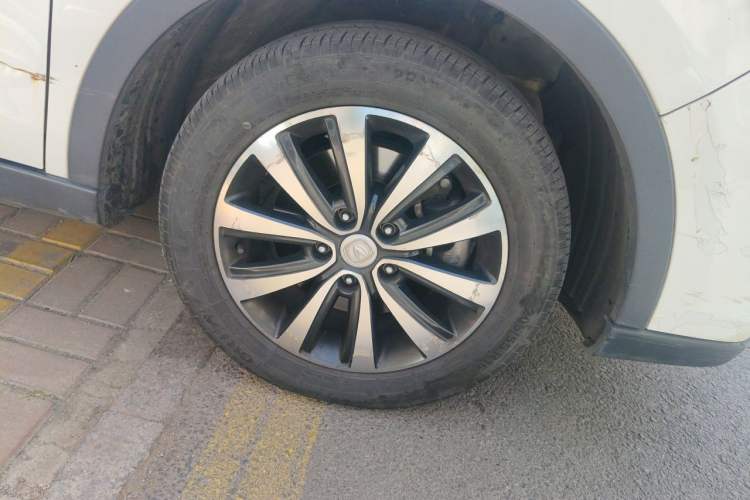 Used CHANGAN Lingxuan 2017 1.5T Manual Joyful & Happy Model Right Front Wheel Hub
