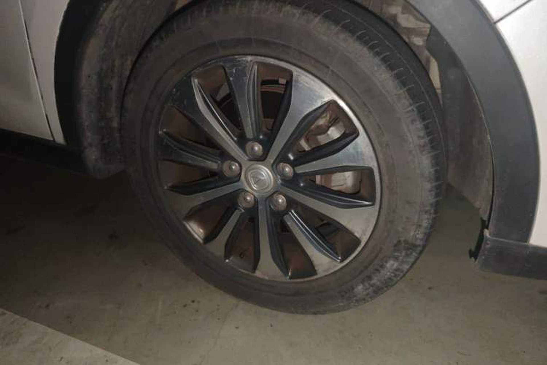 Used CHANGAN Lingxuan 2017 1.6L Manual Elite Model Right Front Wheel Hub