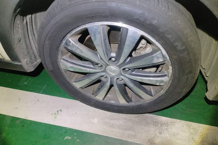 Used CHANGAN Lingxuan 2017 1.5T Automatic Lehuo Flagship Model Right Front Wheel Hub