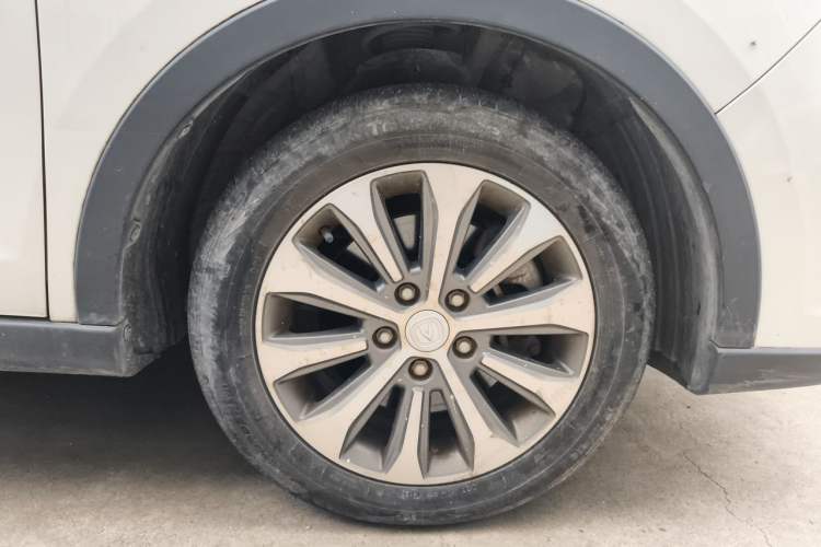 Used CHANGAN Lingxuan 2017 1.6L Manual Elite Model Right Front Wheel Hub